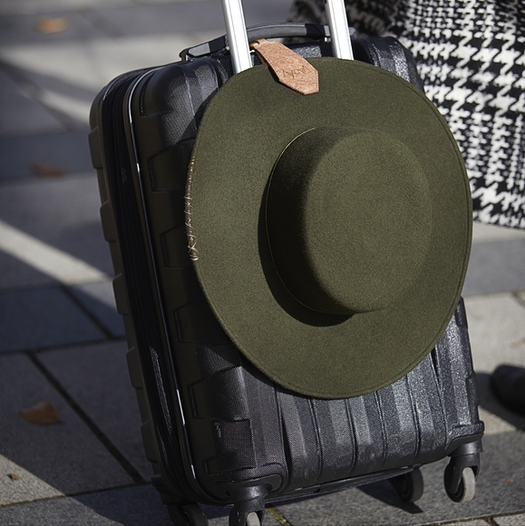 EYASI magnetic holder Pink - Picture 1 of 9